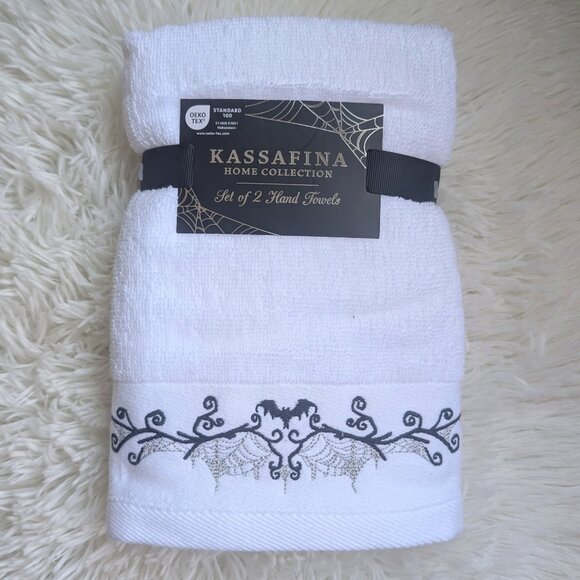 Halloween Hand Towels Set of 2 – White with Elegant Bat & Web Embroidery, NWT - Picture 1 of 4